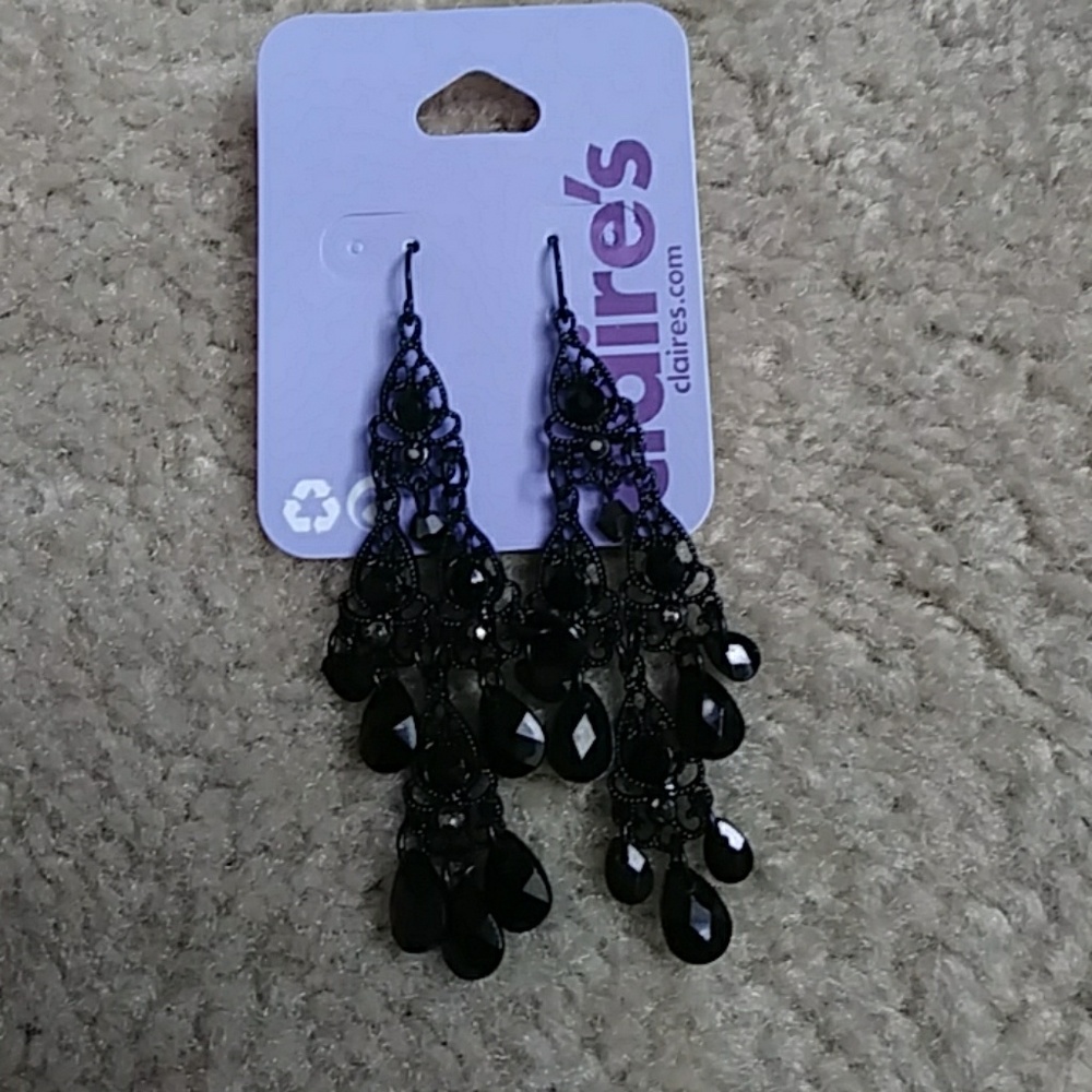 Earrings black